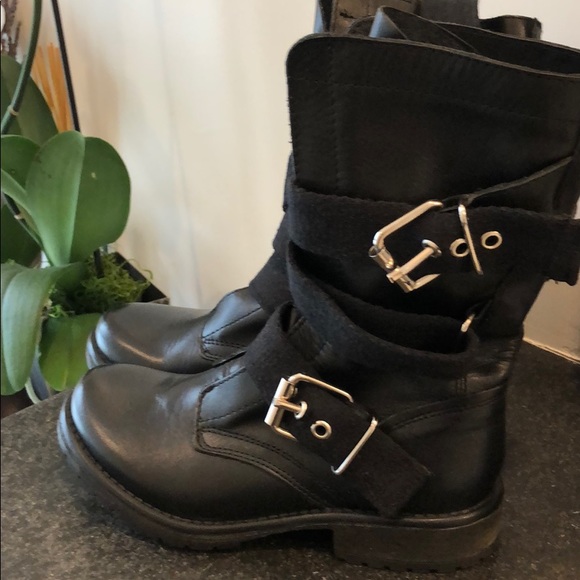 Steve Madden Shoes - Steve Madden chic feminine combat boots.